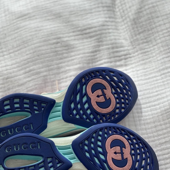 Gucci Run Suede Sneakers - Picture 3 of 6